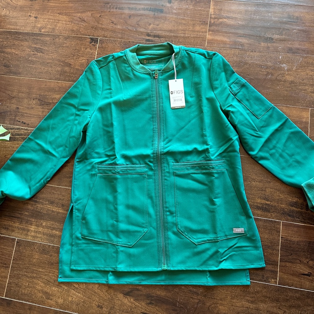 NWT Figs Hunter Green Bellary scrub jacket Size Small